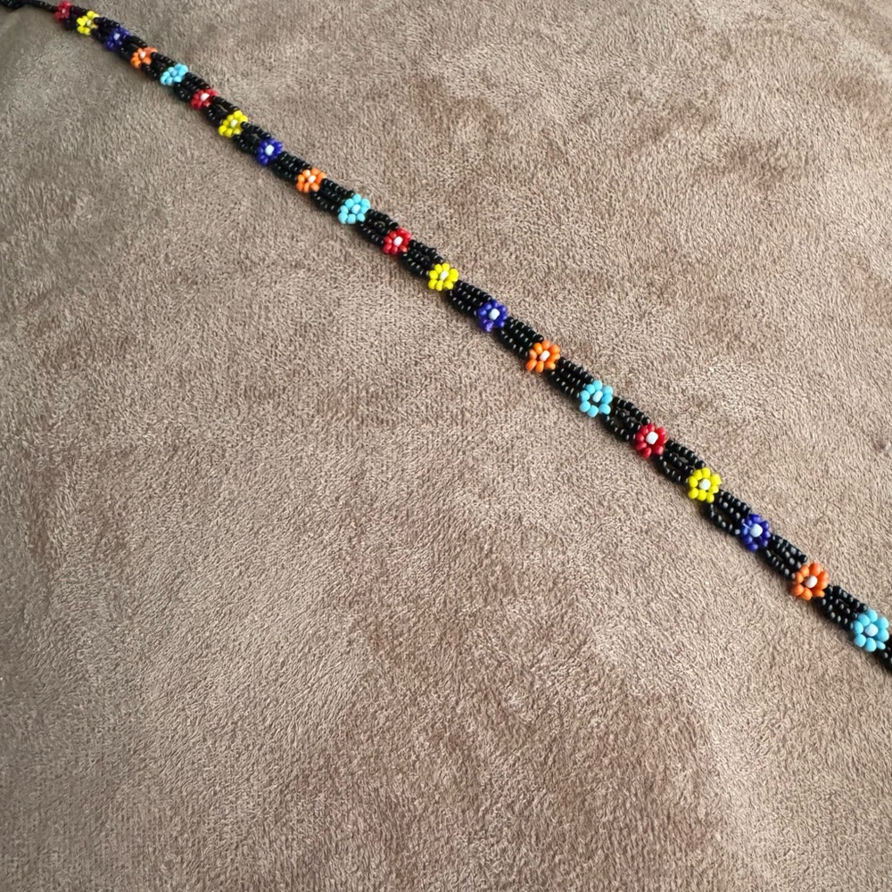 Choker - Picture 3 of 3